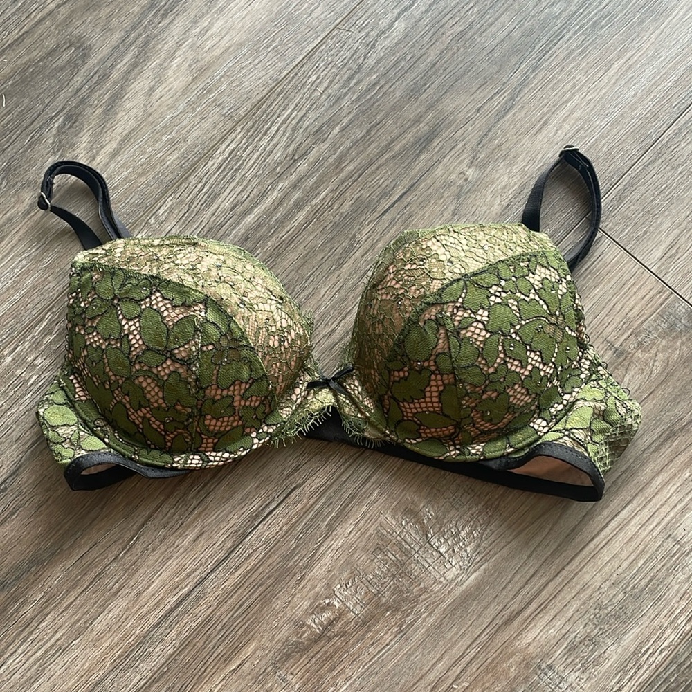 Victoria’s Secret “Very Sexy” Push-up Bra